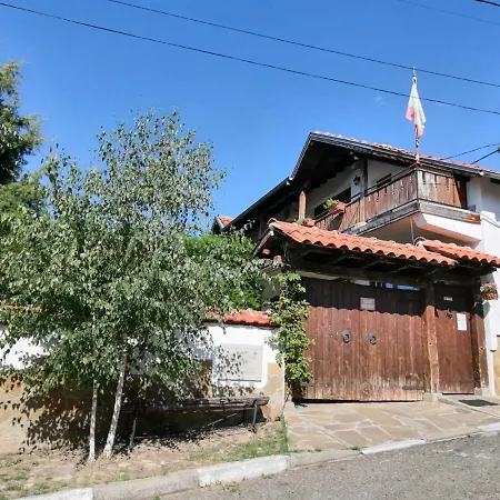 Къща за гости РОСАНА Къща за гости 3*