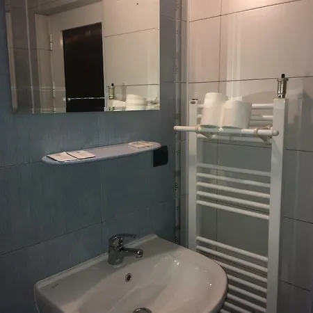 Къща за гости РОСАНА Къща за гости 3*